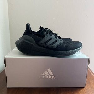 Adidas Ultraboost 22 Triple Black